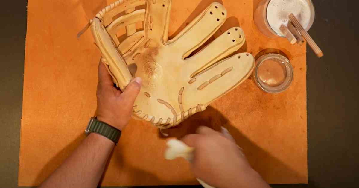 Drying Methods of Baseball Batting Gloves